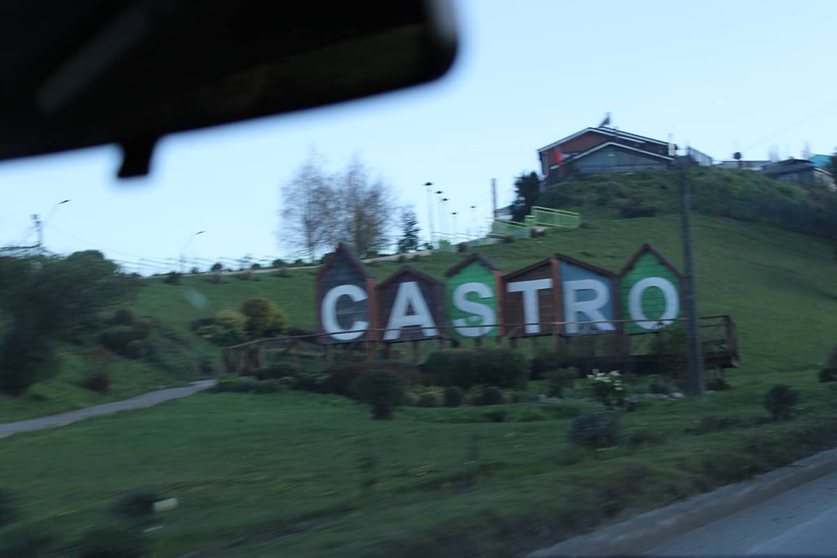 ENTRADA DE CASTRO