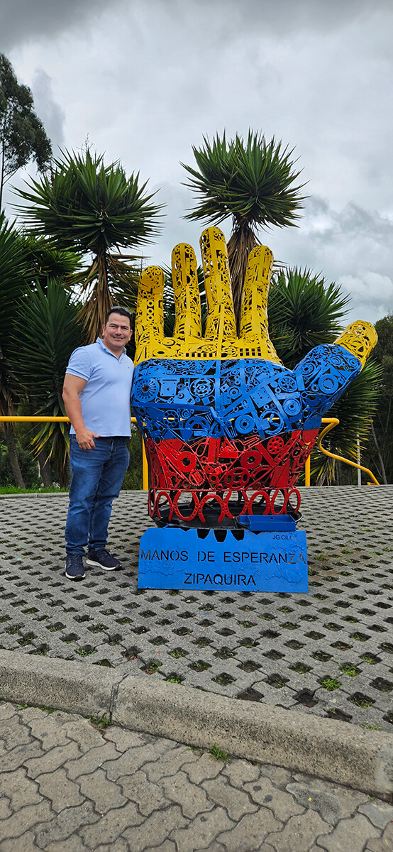 MANOS DE ESPERANZA CATEDRAL DE SAL